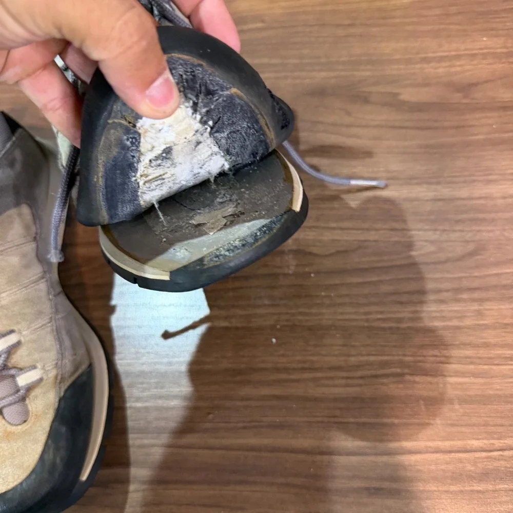 Salomon Hiking Shoes Mens 8.5‎ Grey Fair Sole Separation Repair 858040
